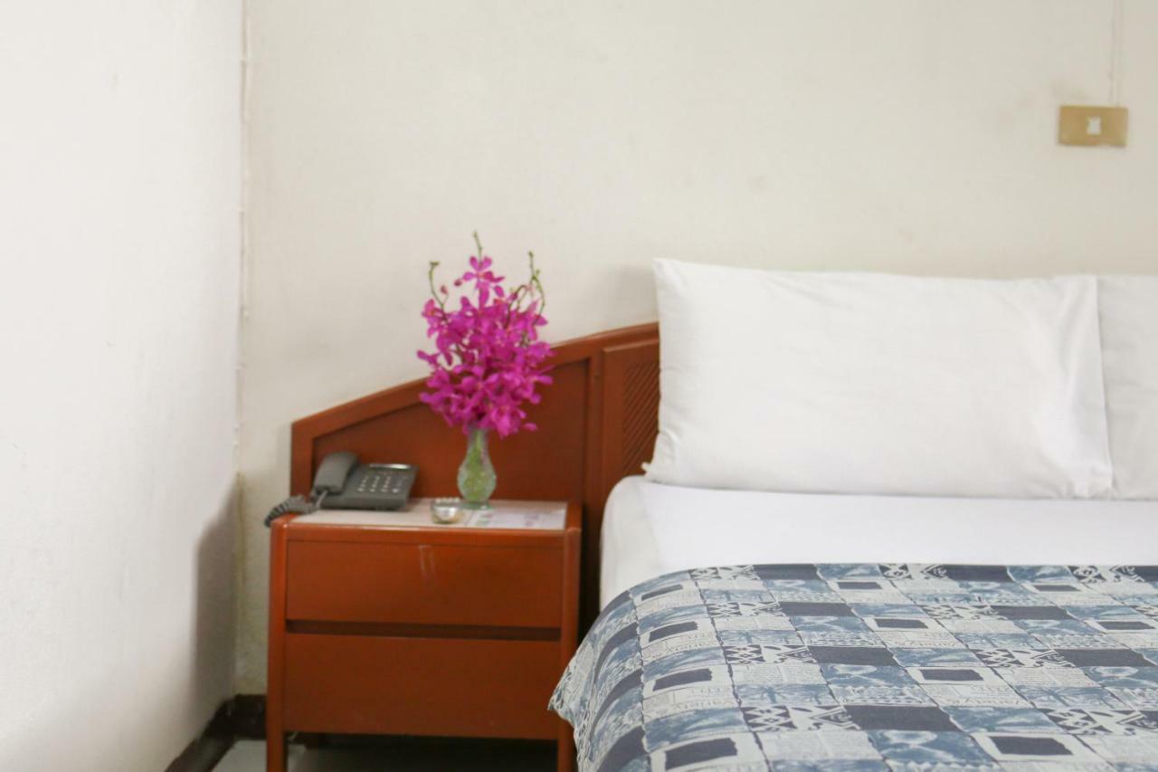 Nakornping Hotel Bangkok Exterior photo